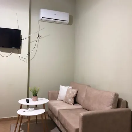 Agroni Rooms-21 아파트 티라나